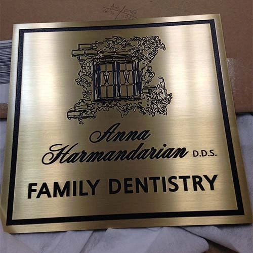 custom-gold-plaque